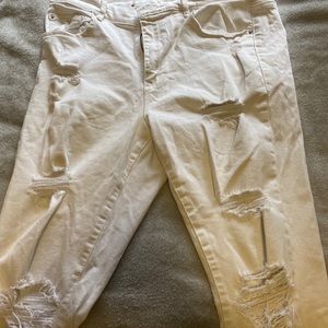 White cropped jeans